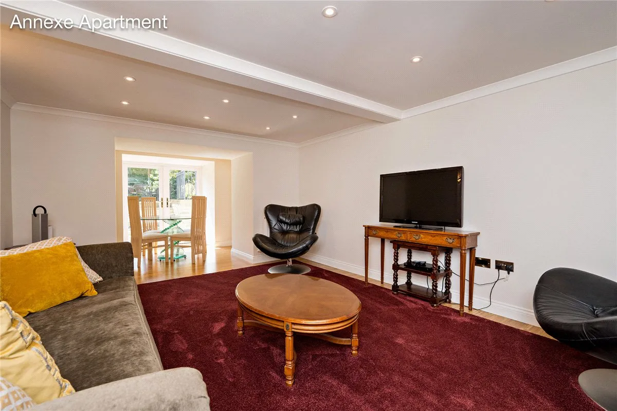 Windsor Court, West Park, HG1, photo 15