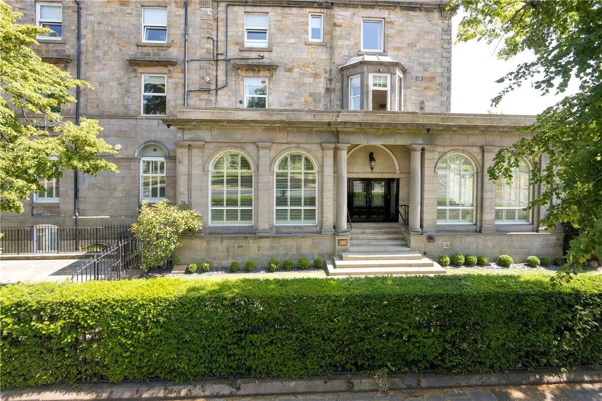 4 bed house for sale, Windsor Court, West Park, HG1
