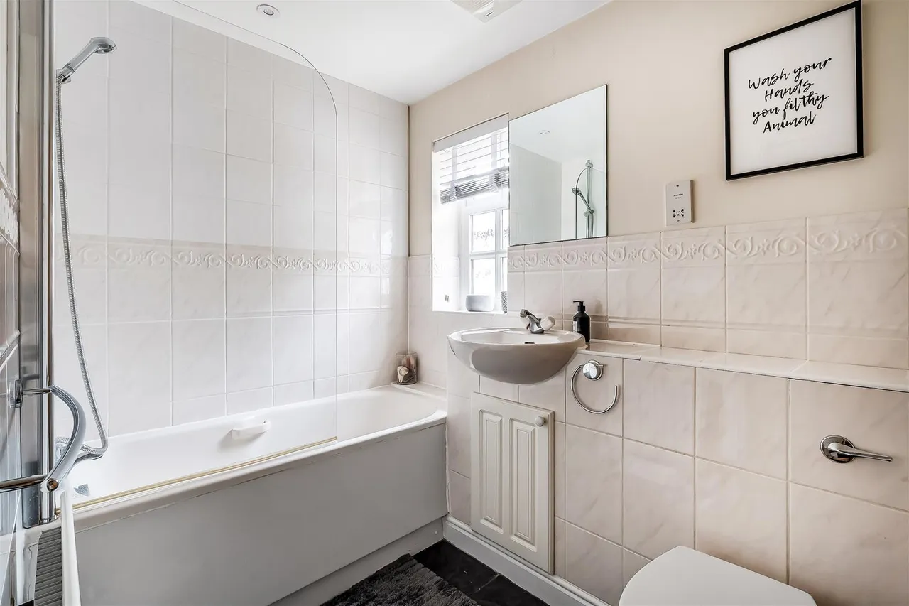Bridge Street, Leatherhead, KT22, photo 7