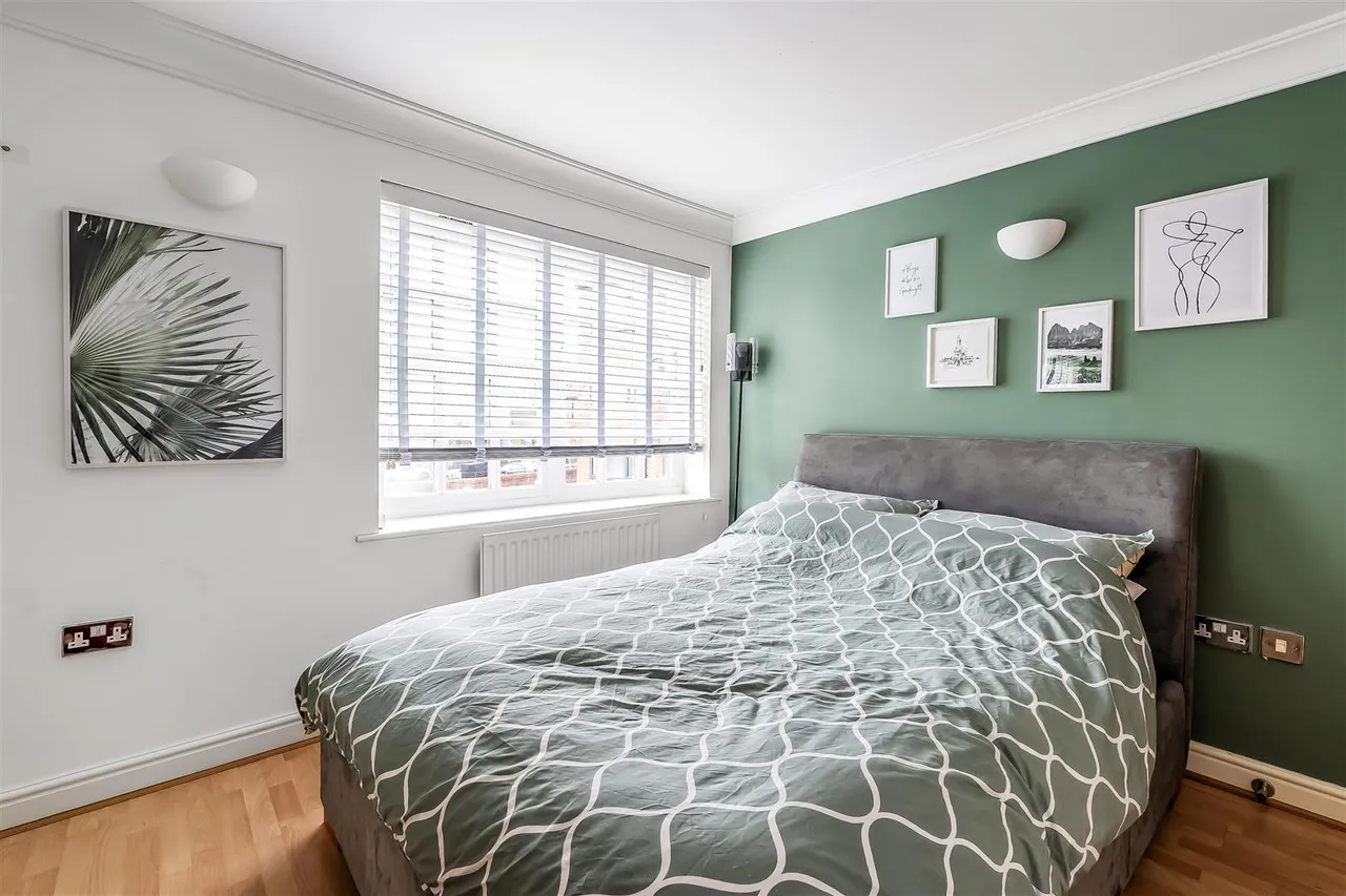 Bridge Street, Leatherhead, KT22, photo 4