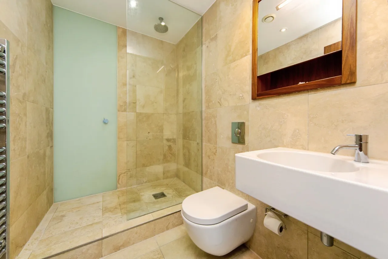 William Jessop Way, Liverpool, L3, photo 9