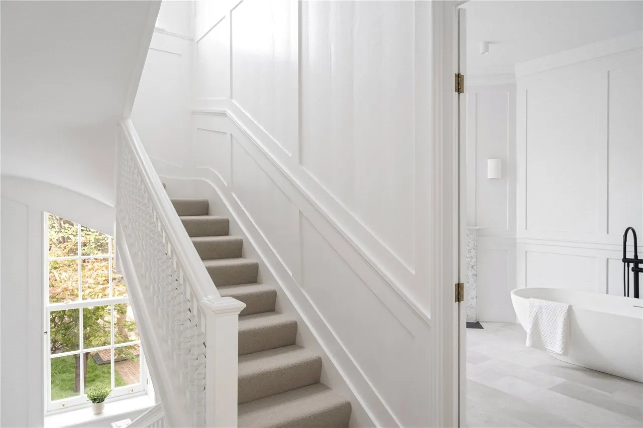 Chiswick Lane South, London, W4, photo 29