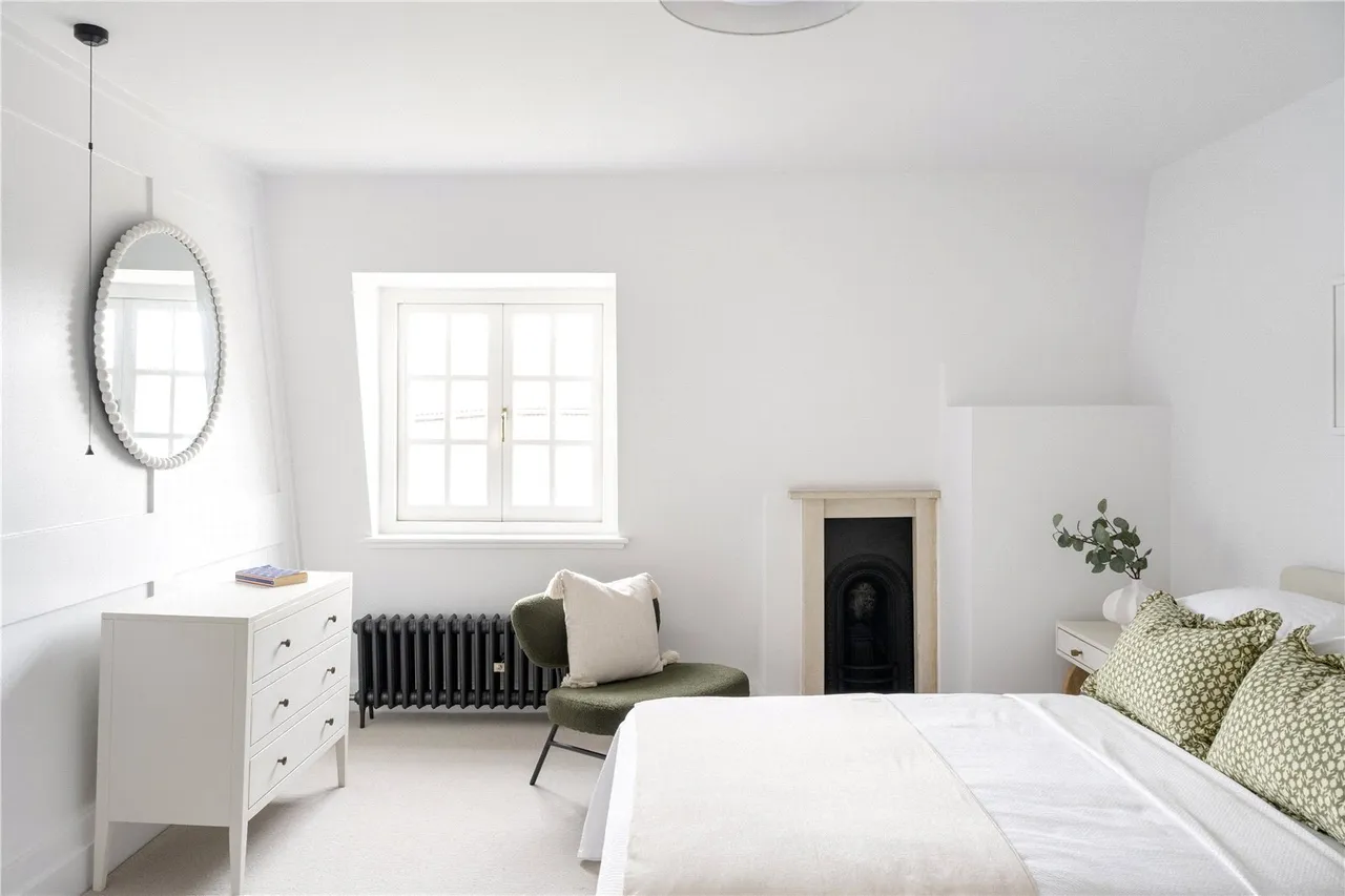 Chiswick Lane South, London, W4, photo 21