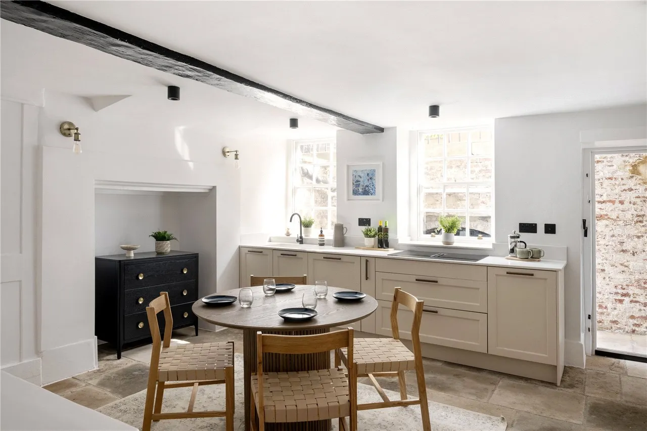 Chiswick Lane South, London, W4, photo 3
