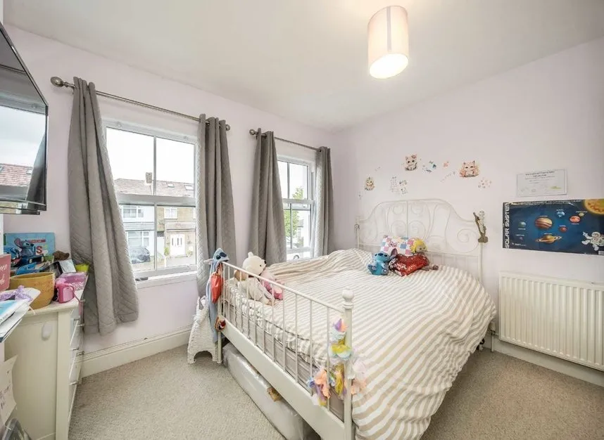 Swan Road, Feltham, TW13, photo 6