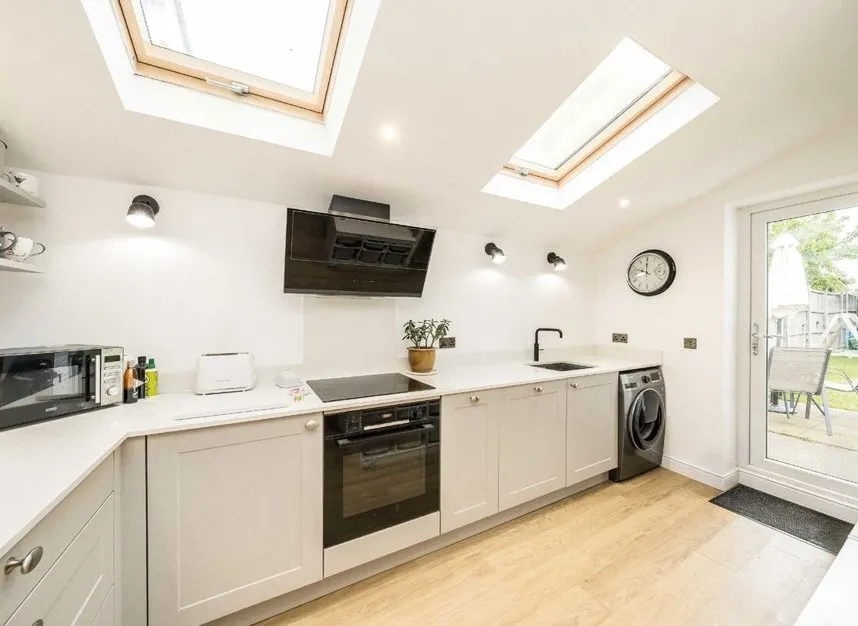 Swan Road, Feltham, TW13, photo 3