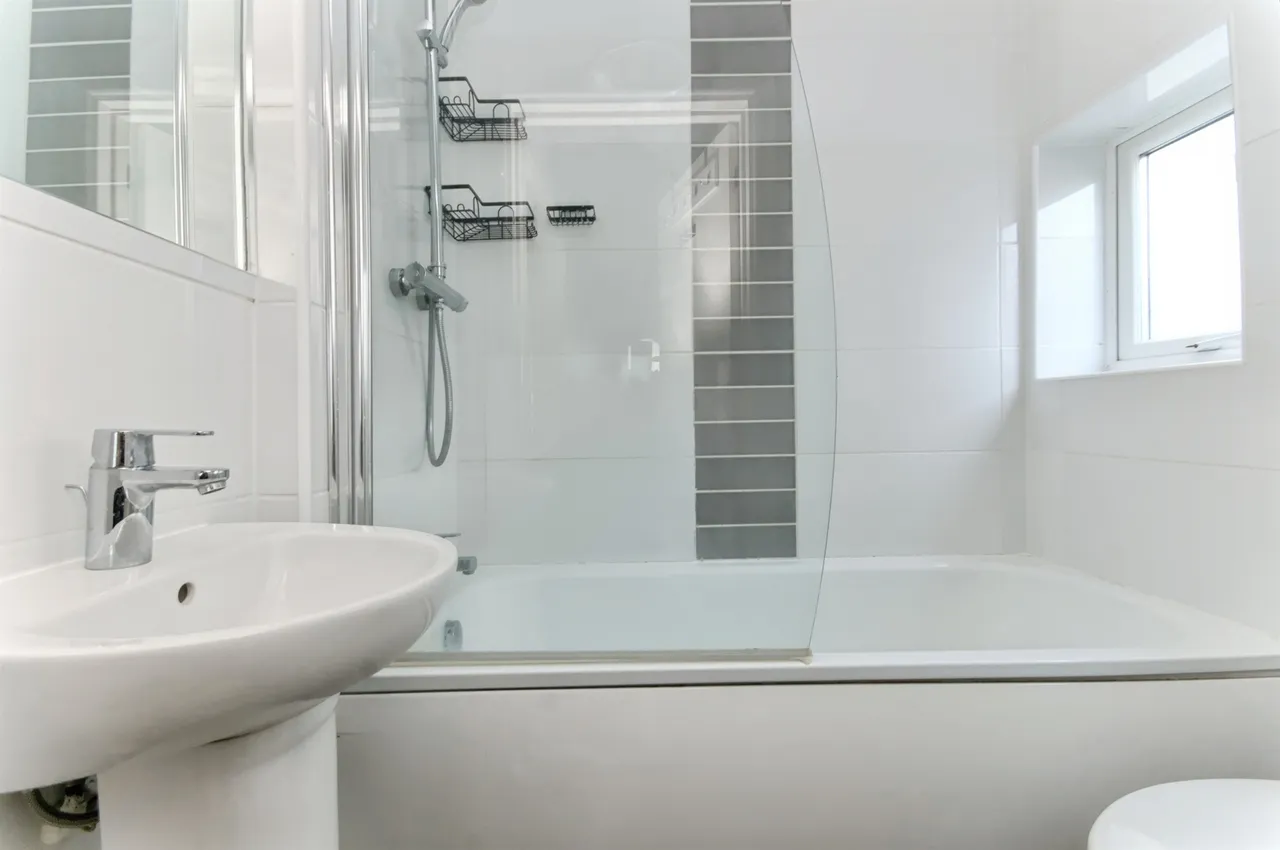 Queens Crescent, Eastbourne, BN23, photo 2
