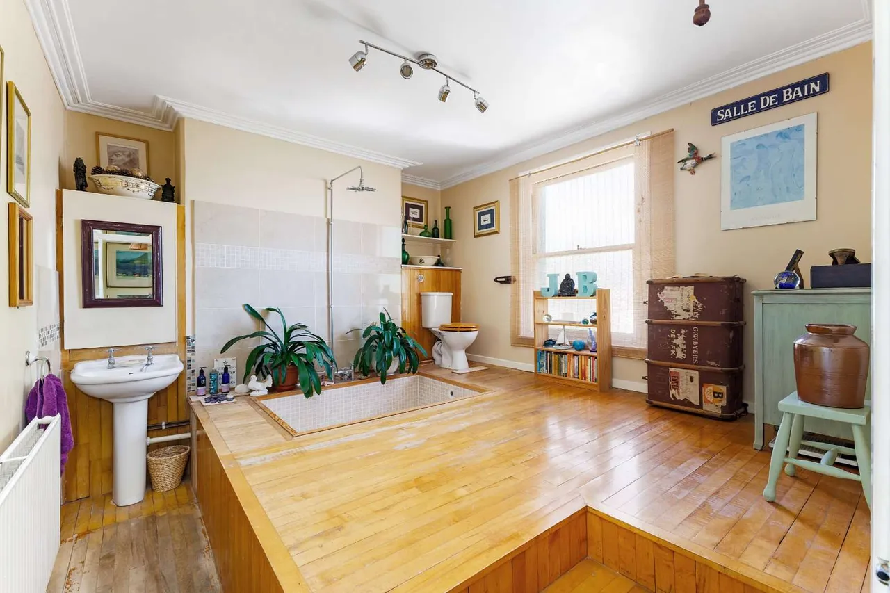 Ashford Road, Cheltenham, GL50, photo 13