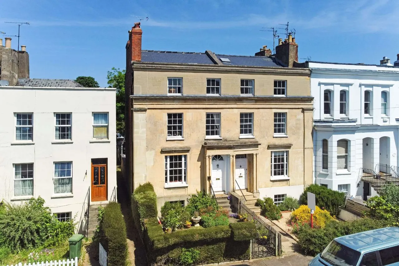 4 bed house for sale, Ashford Road, Cheltenham, GL50
