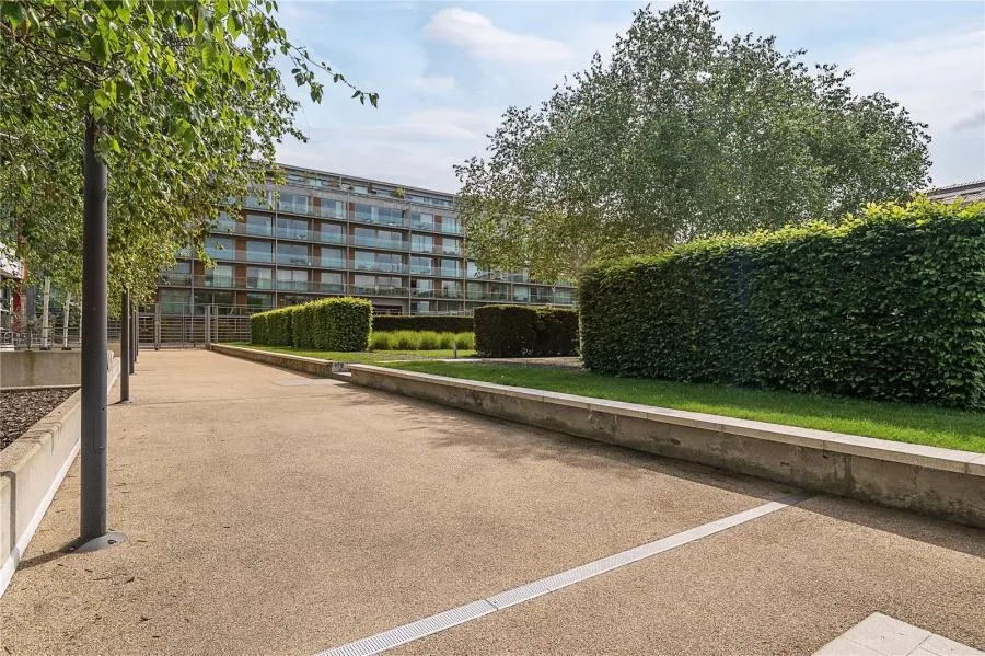 Highbury Stadium Square, London, N5, photo 8