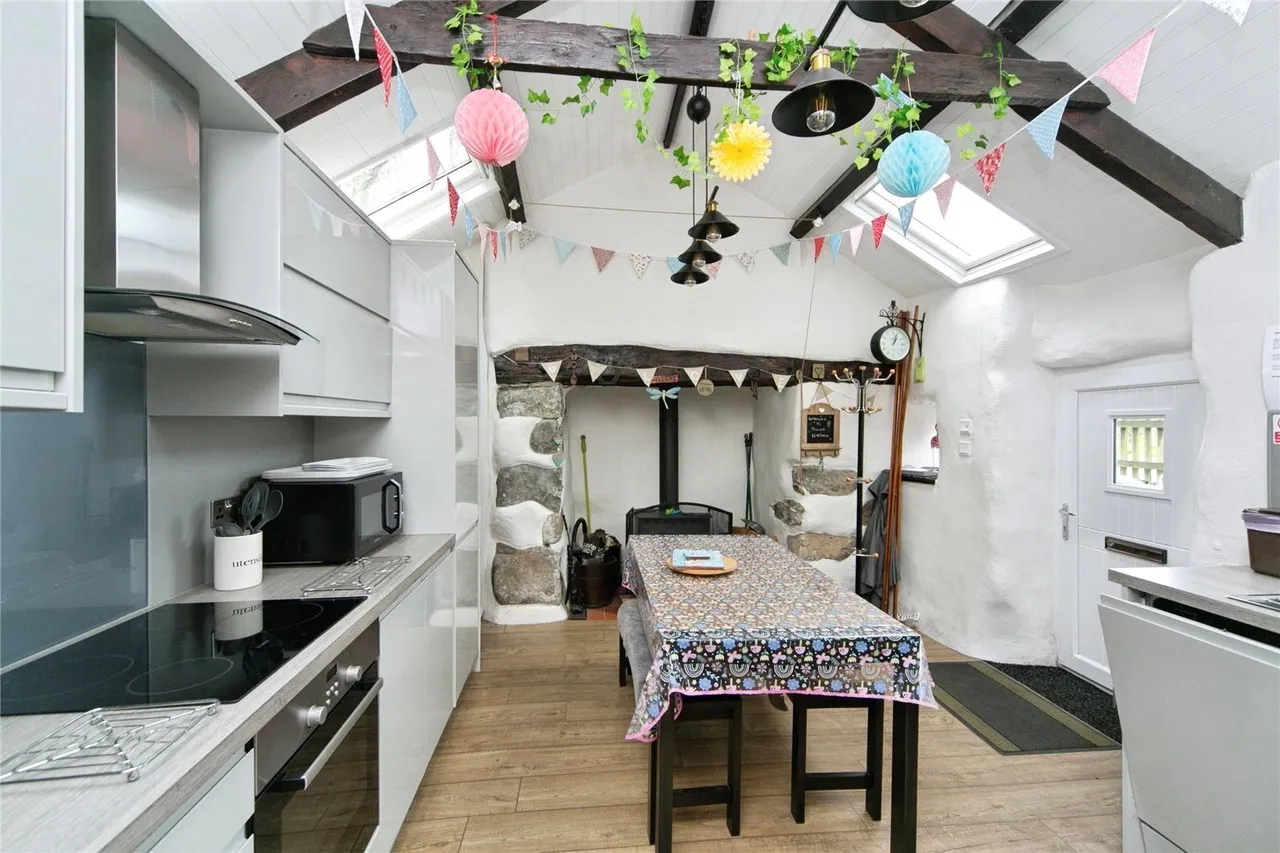 Gyrn Goch, Caernarfon, LL54, photo 11