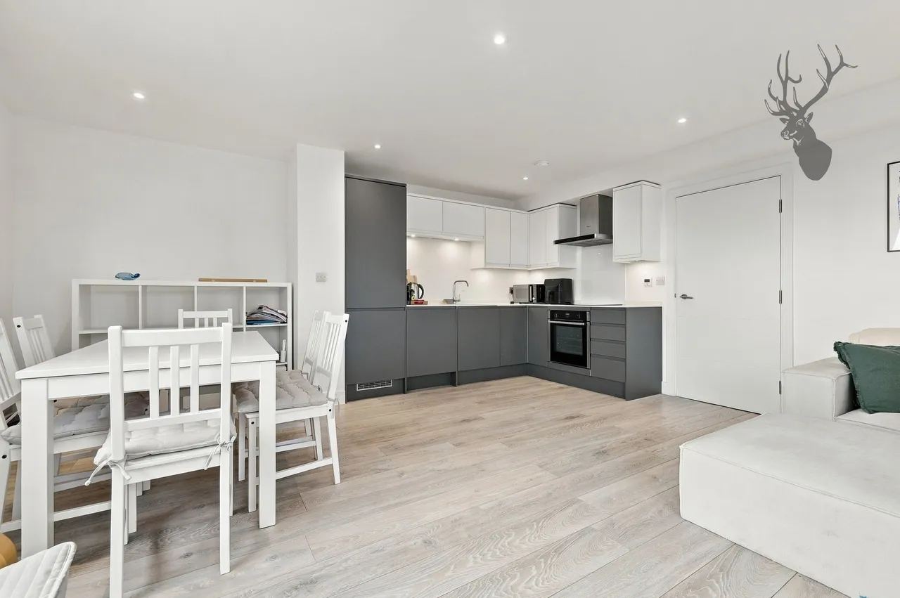 High Road, Loughton, IG10, photo 5