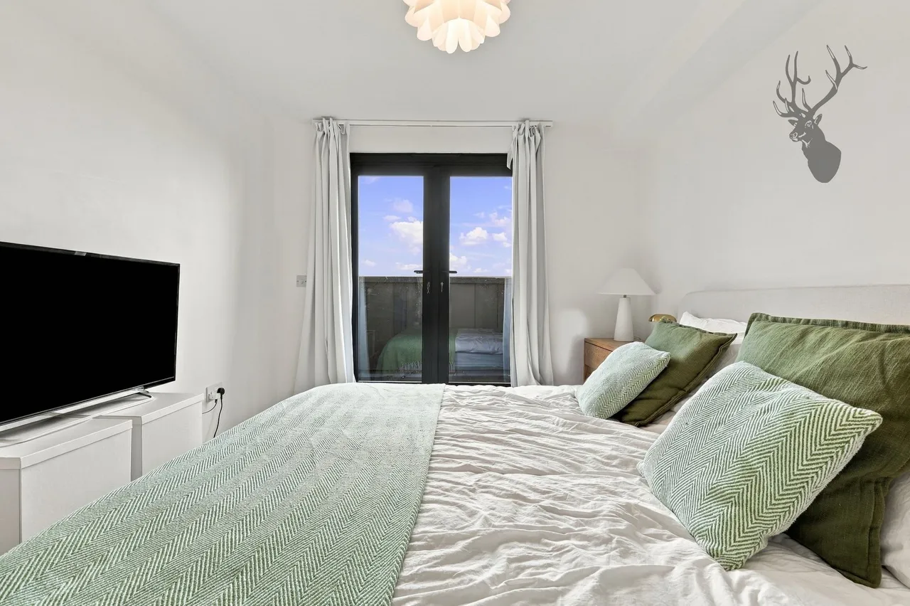 High Road, Loughton, IG10, photo 10