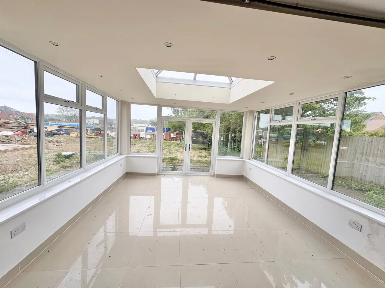 Oakley House Thorn Road, Houghton Regis, Dunstable, Dunstable, LU5 6JQ, photo 2