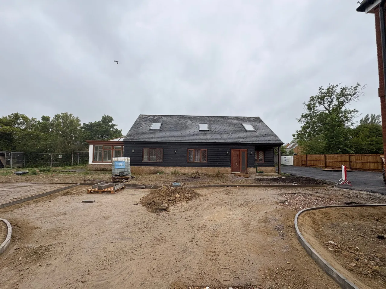 4 bed house for sale — Oakley House Thorn Road, Houghton Regis, Dunstable, Dunstable, LU5 6JQ