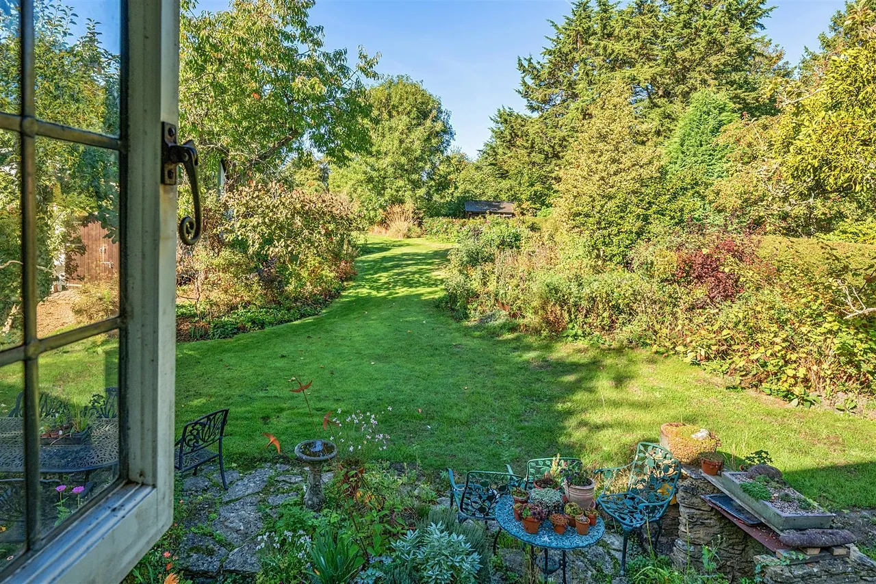 High Street, Burbage, SN8, photo 20