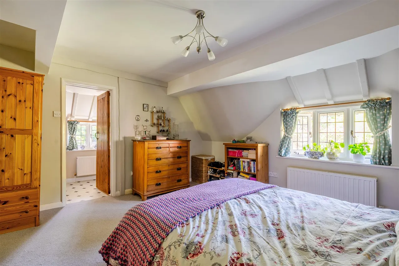 High Street, Burbage, SN8, photo 9