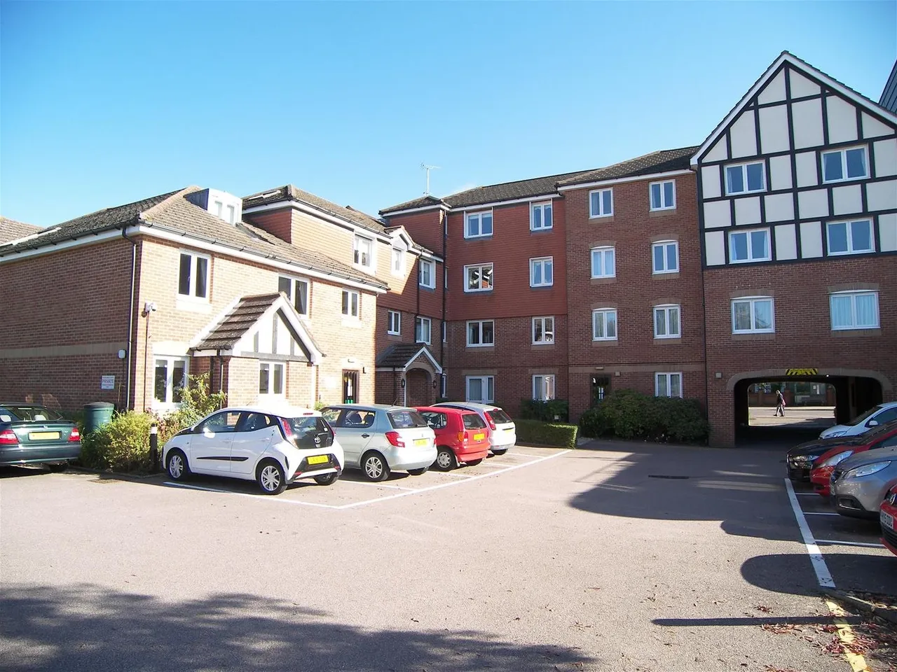 Hudsons Court,Darkes Lane, Potters Bar EN6 1DH, photo 3