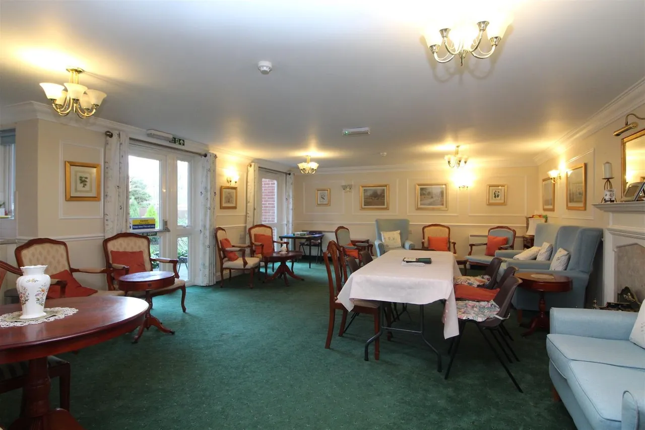 Hudsons Court,Darkes Lane, Potters Bar EN6 1DH, photo 8