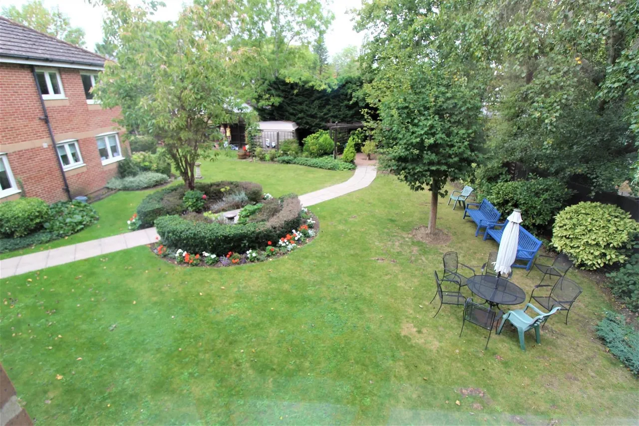 Hudsons Court,Darkes Lane, Potters Bar EN6 1DH, photo 16