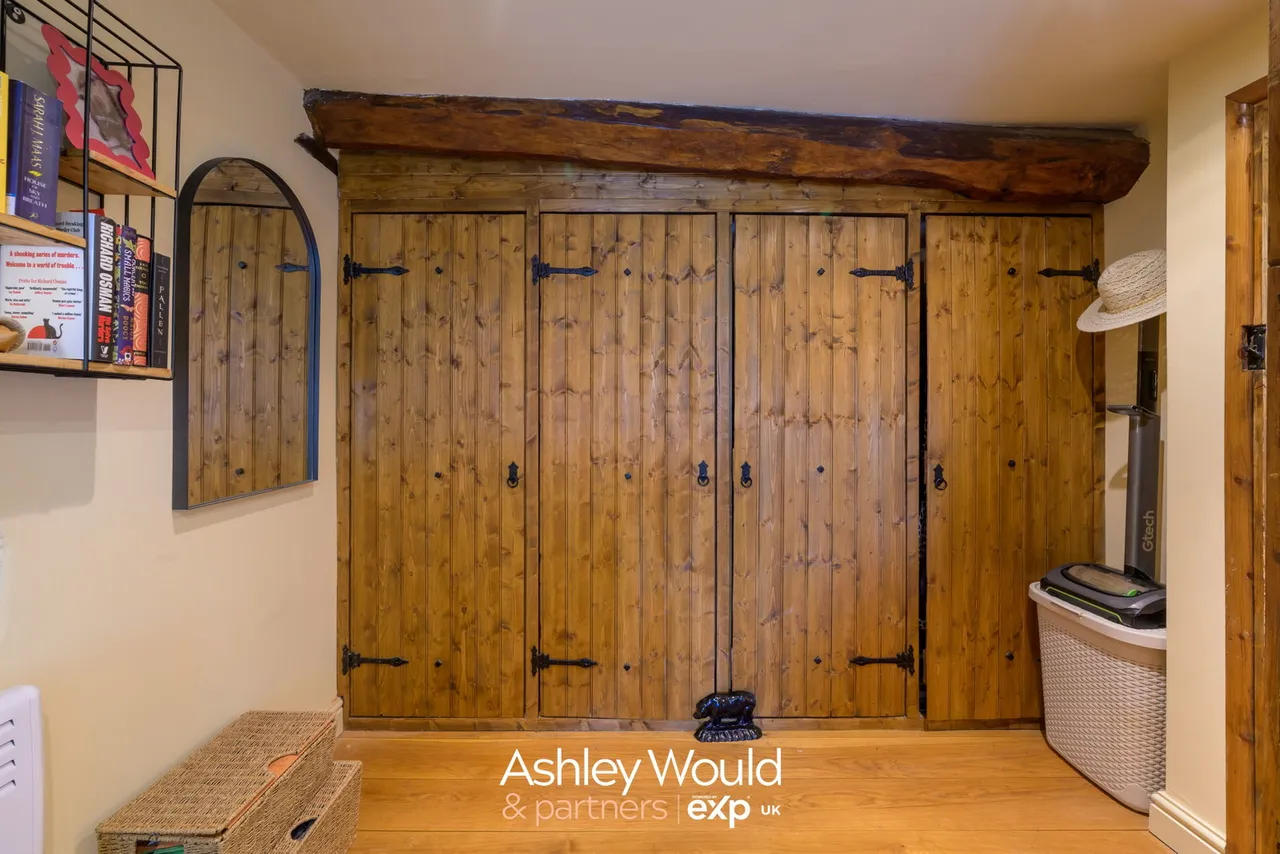 Lovett Cottage, Cutnall Green, WR9, photo 10
