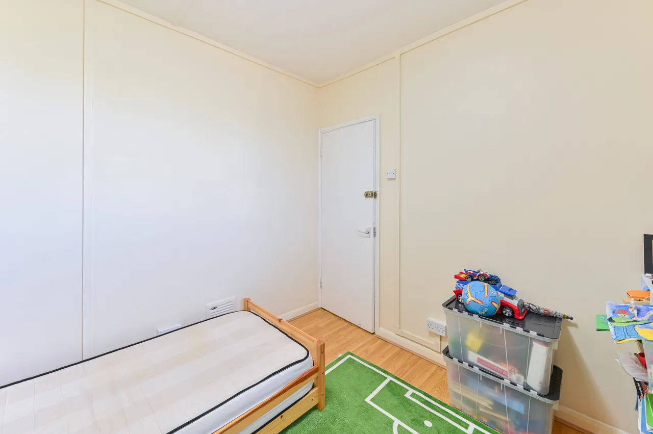 14 Povey House, Tulse Hill, London, photo 7