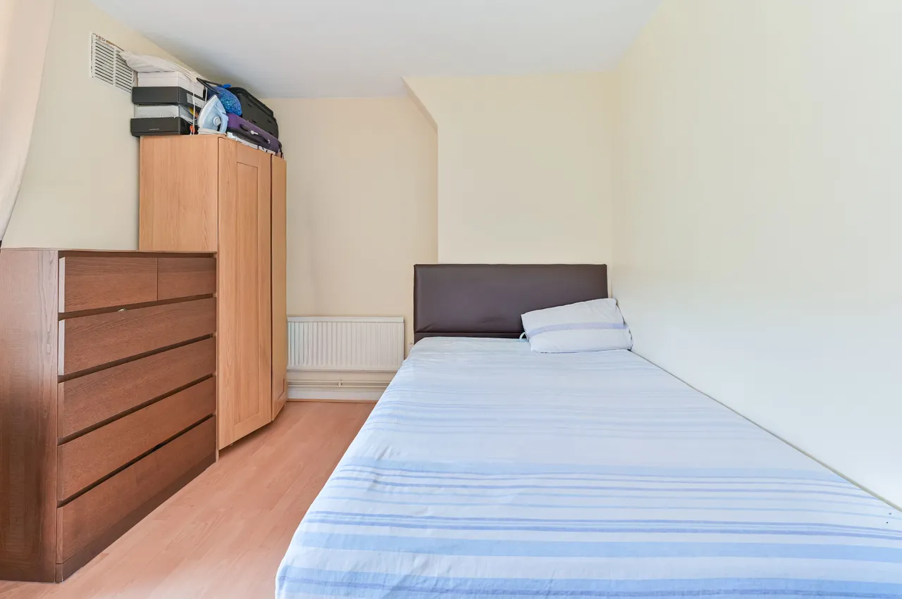 14 Povey House, Tulse Hill, London, photo 8