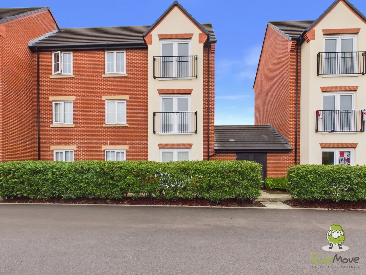 2 bed flat for sale, Samuel Armstrong Way, Crewe, CW1