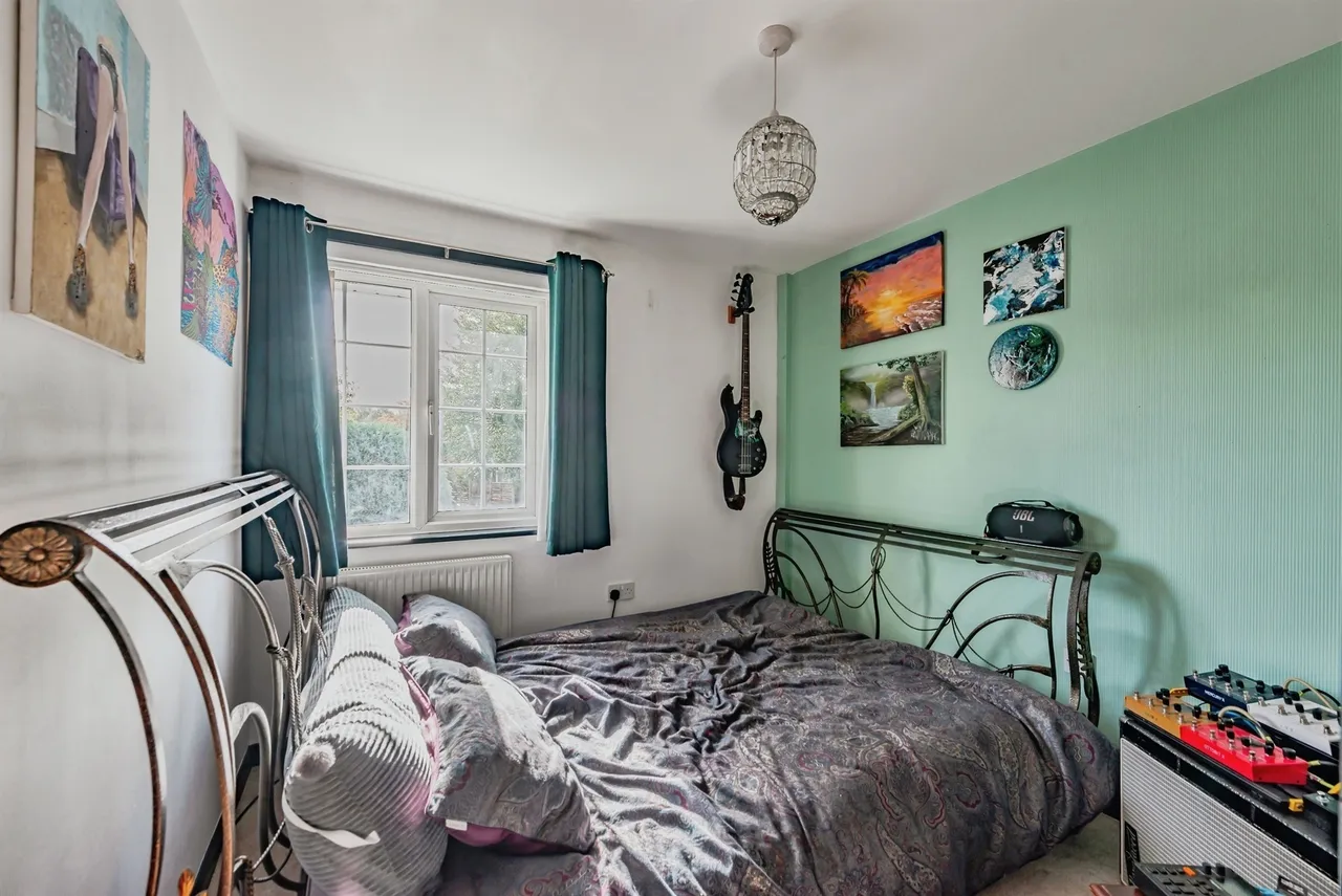Canvey Close, Crawley, RH11, photo 8