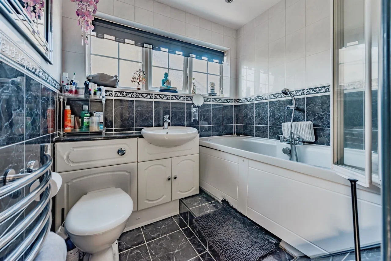 Canvey Close, Crawley, RH11, photo 10