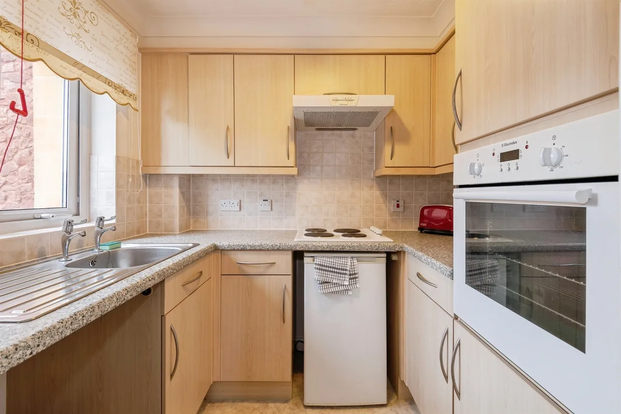 Blenheim Road, Minehead, TA24, photo 4