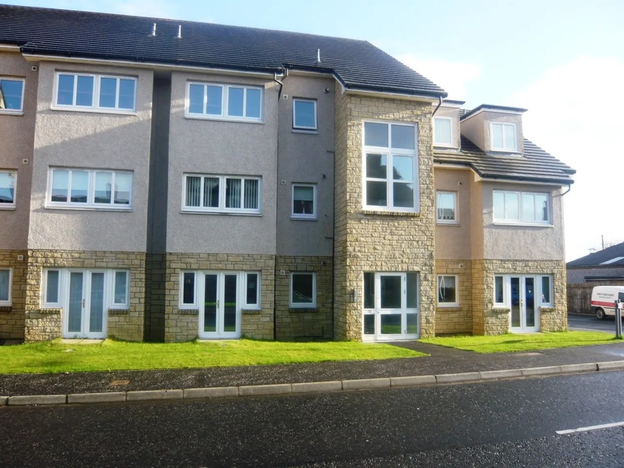 2 bed flat to rent, Oakfield Street, Kelty, KY4
