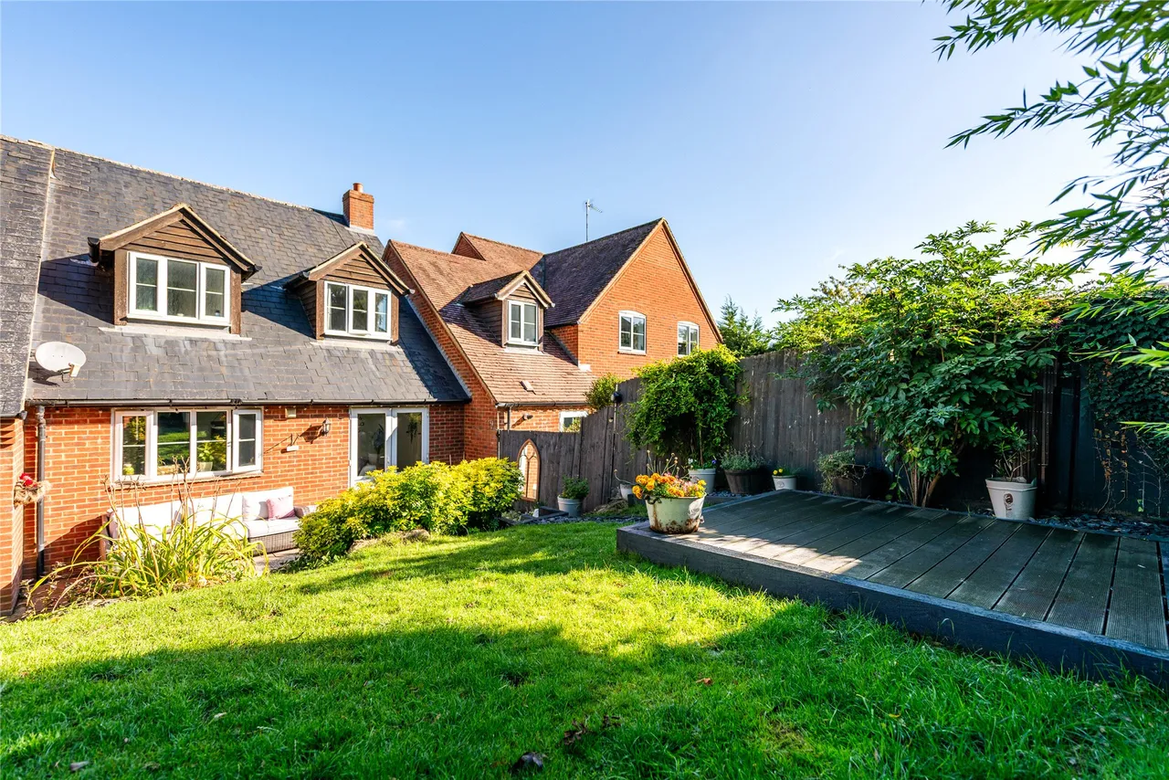 Main Street, MK18, photo 26
