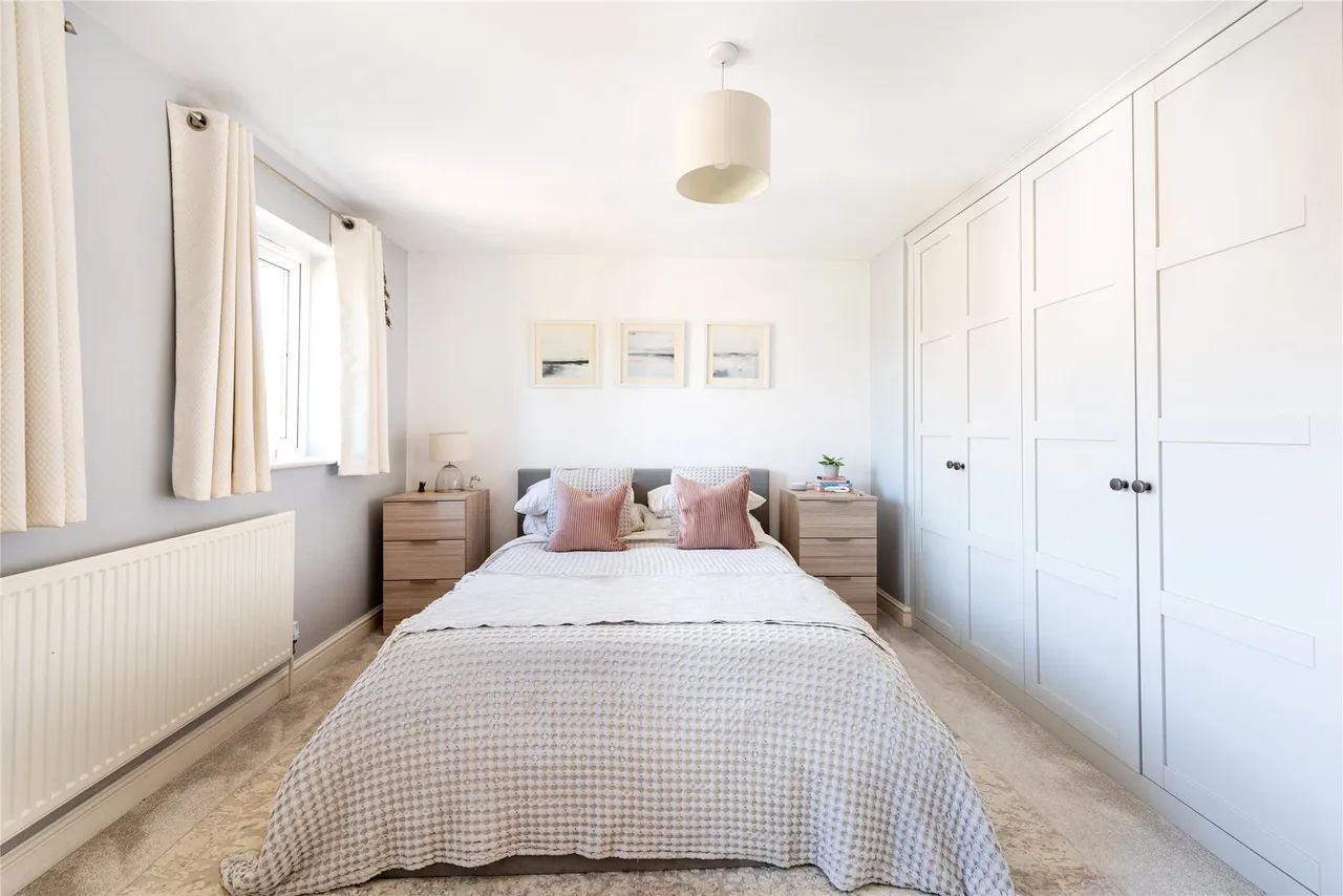 Main Street, MK18, photo 12
