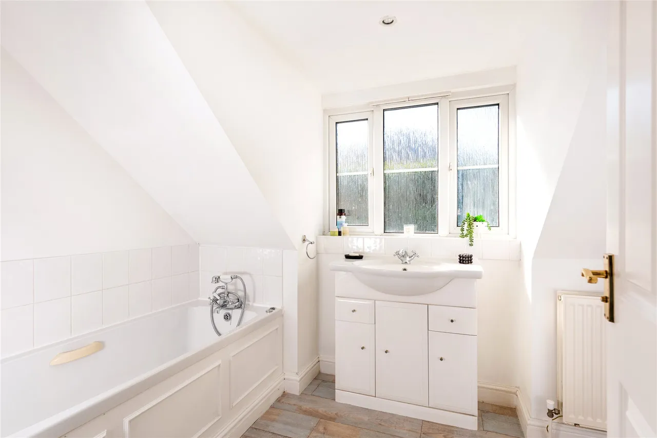 Main Street, MK18, photo 18