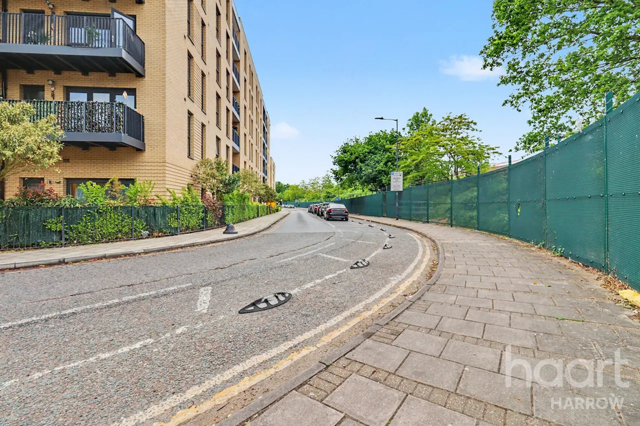 Westmoreland Road, London, NW9, photo 13