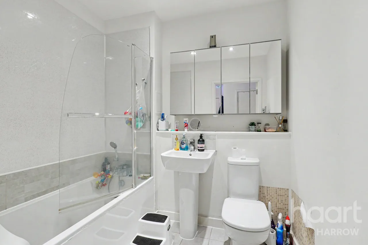 Westmoreland Road, London, NW9, photo 12