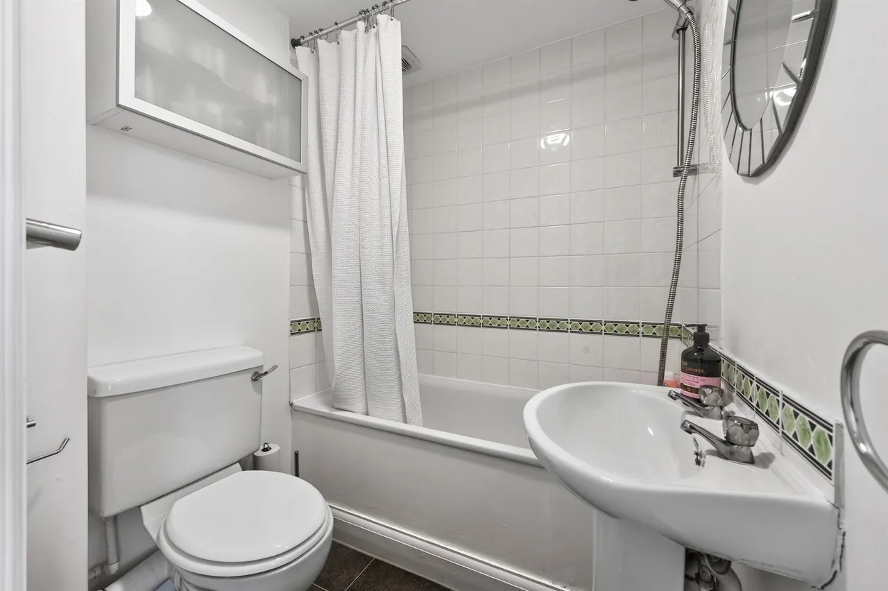 Brookwood Road, London, photo 9