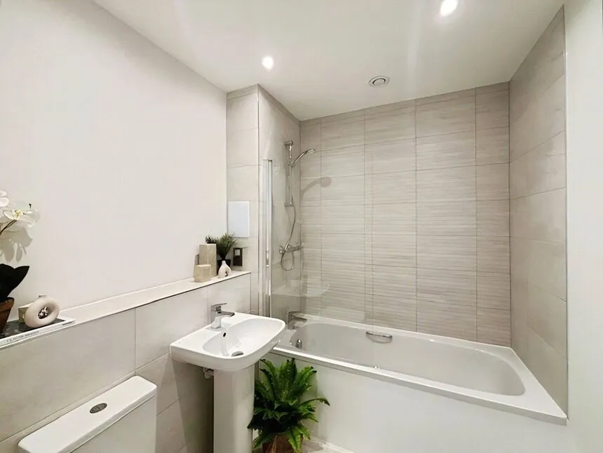Elmsleigh Road, Staines, TW18, photo 7