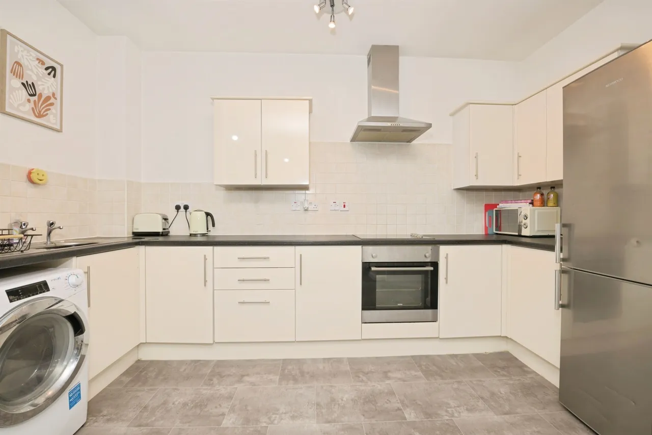 2 bed flat for sale, Kettering Road, Market Harborough, LE16