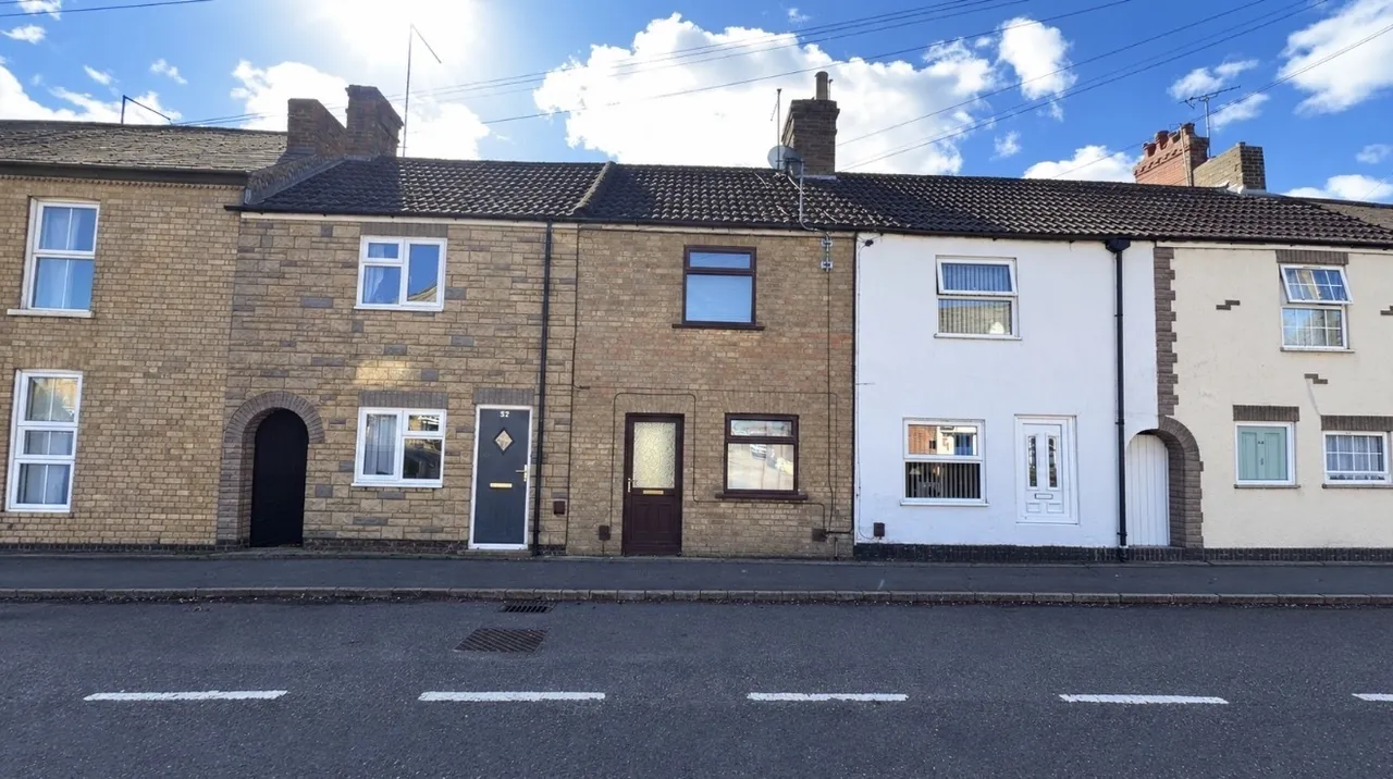 2 bed house for sale, High Street, Eye, PE6