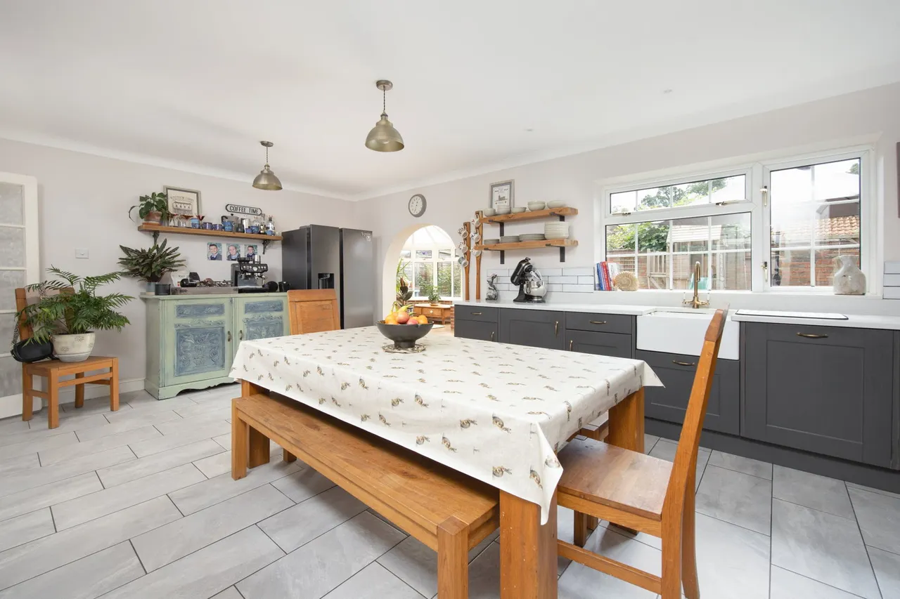 Rowde Court Road, Rowde, SN10, photo 3