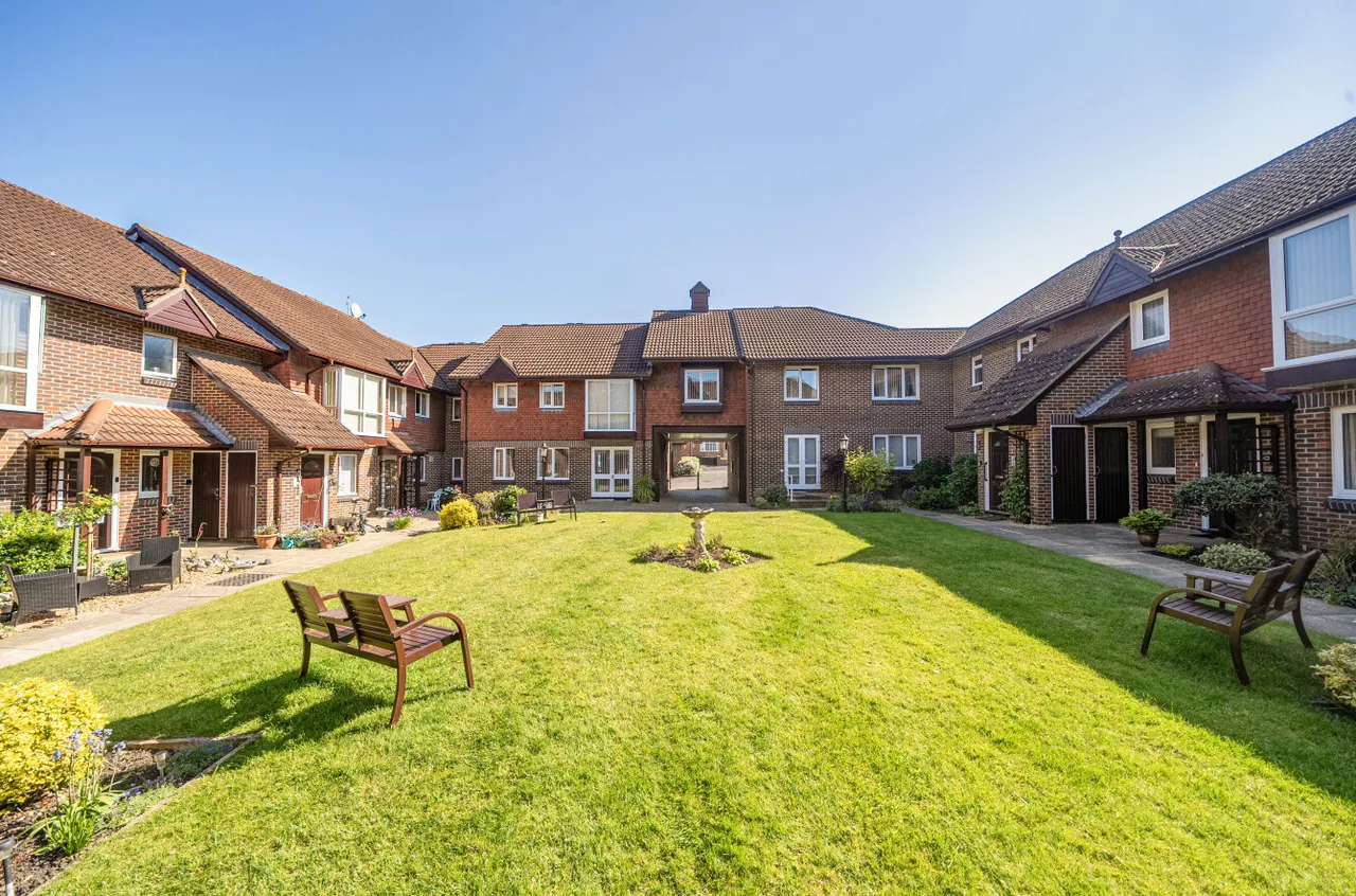 Sharon Road, West End, SO30, photo 17