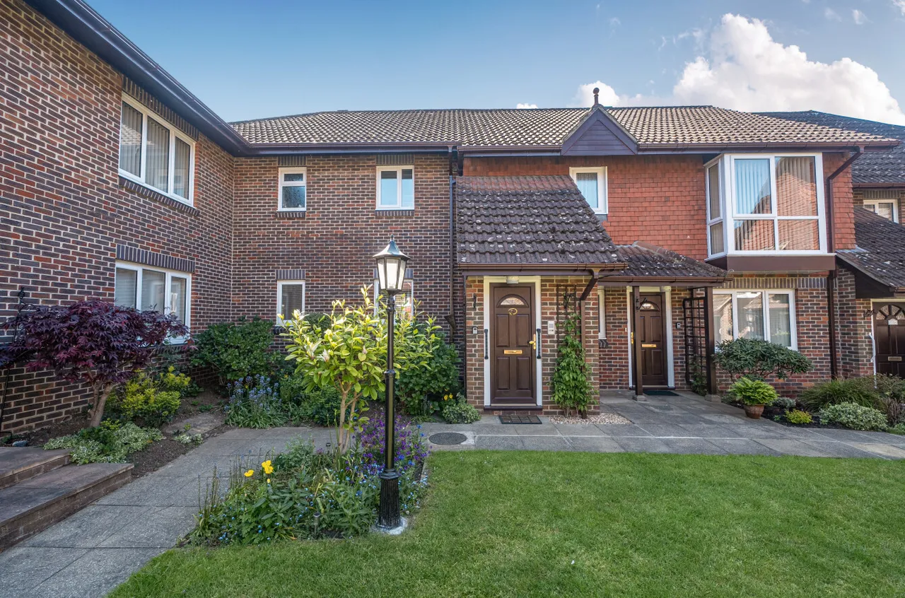 2 bed flat for sale, Sharon Road, West End, SO30
