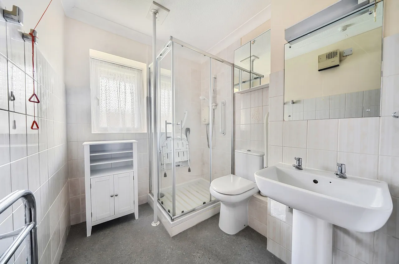 Sharon Road, West End, SO30, photo 11