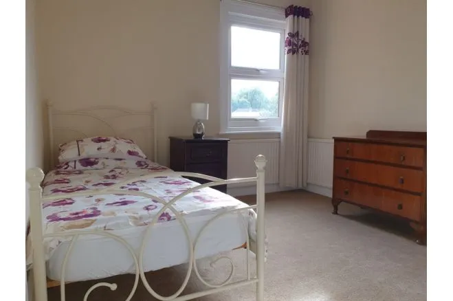 Park Avenue, Egham, photo 12