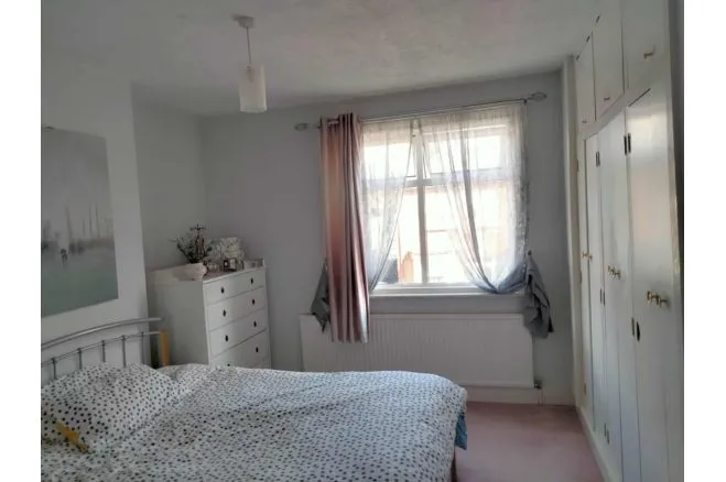 Park Avenue, Egham, photo 11