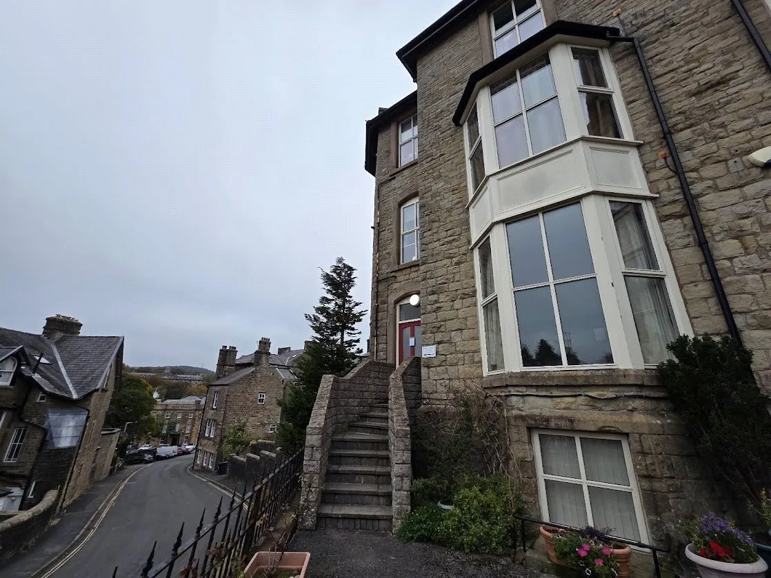 2 bed flat for sale — Hartington Road, Buxton, Derbyshire, SK17