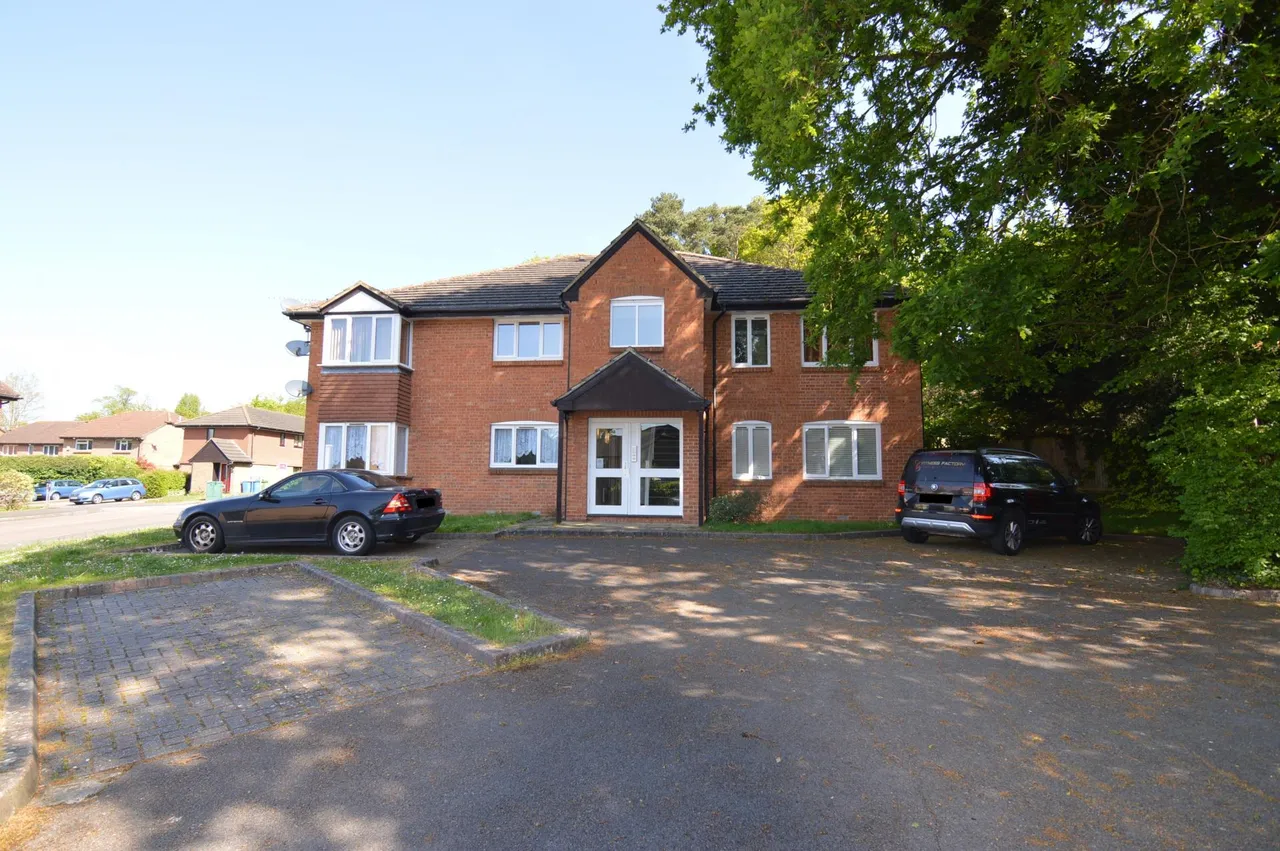 1 bed flat for sale, Horatio Avenue, Warfield, RG42