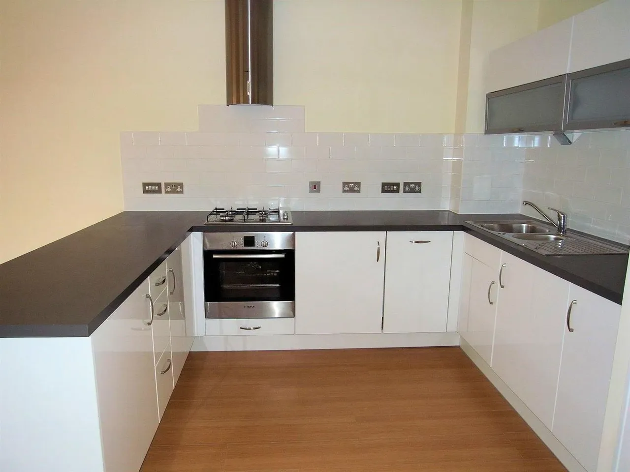 Goldsworth Road, Woking, GU21, photo 2